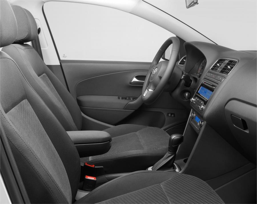  Volkswagen Polo Sedan 2010 года  (фото 7 из 123)
